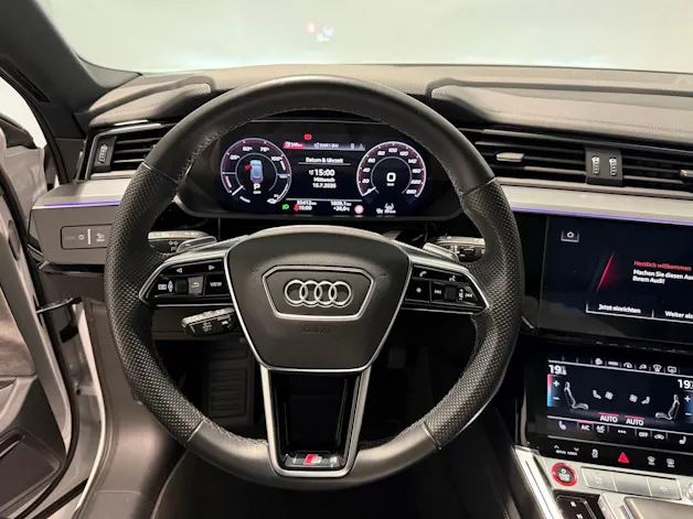 Audi e-tron S quattro