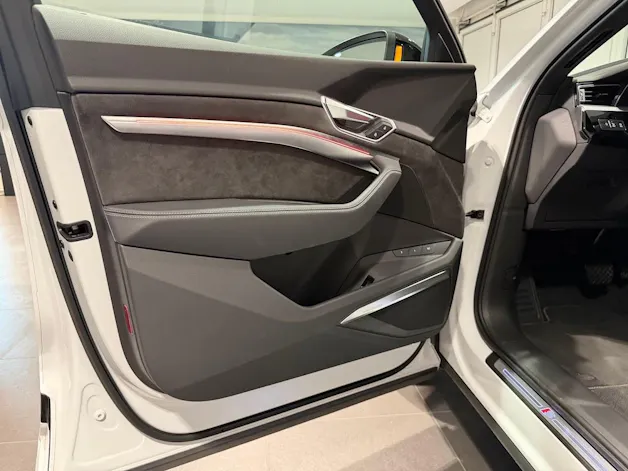 Audi e-tron S quattro
