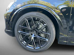 AUDI RSQ8 performance quattro