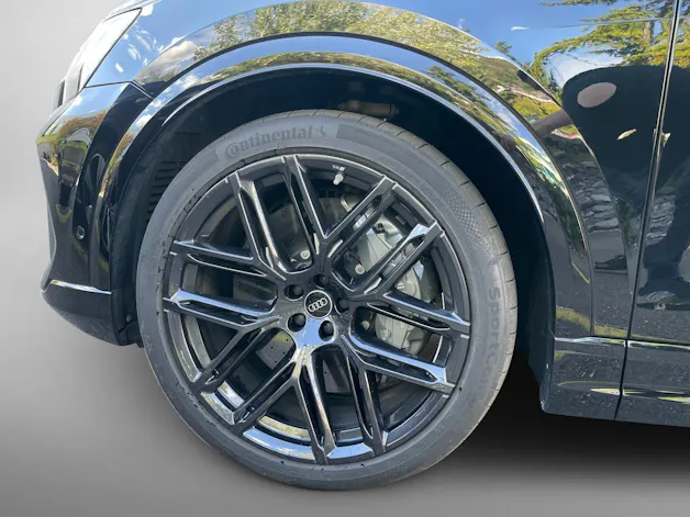 AUDI RSQ8 performance quattro