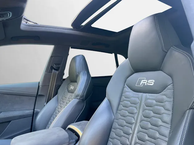 AUDI RSQ8 performance quattro