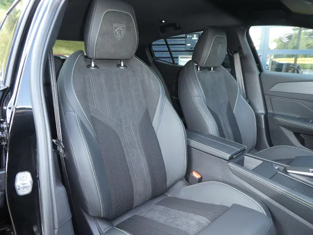 Peugeot 408 e-GT Exclusive