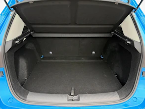 https://vehicle.imgix.net/4398806/a9d591a1-a468-433f-a023-145241f431d5.jpg