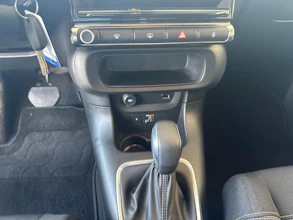 https://vehicle.imgix.net/4398811/17dc1ba6-1e86-4ba2-aa8b-fd96838b75d8.jpg