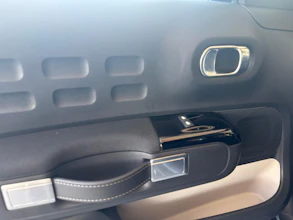 https://vehicle.imgix.net/4398811/7f1b269b-8784-4737-b729-a870ba84f391.jpg