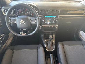 https://vehicle.imgix.net/4398811/b2a53e73-d384-43d4-9837-427aff9d29bb.jpg