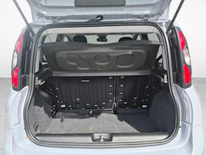 https://vehicle.imgix.net/4398816/3bcfc78a-fce7-4540-a60c-5bd573b8331b.jpg