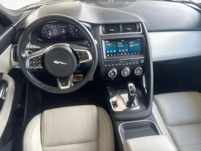 https://vehicle.imgix.net/4398838/e36dd301-401a-4156-a45c-7c59e2279bdb.jpg