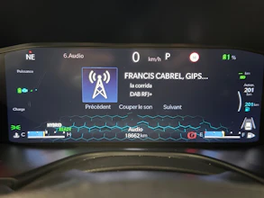 https://vehicle.imgix.net/4398845/2061af63-e5eb-4fe0-850c-babf93b29c07.jpg