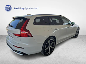 Fahrzeugbild VOLVO V60 2.0 B4 Plus Dark