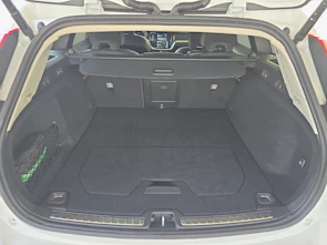 Fahrzeugbild VOLVO V60 2.0 B4 Plus Dark