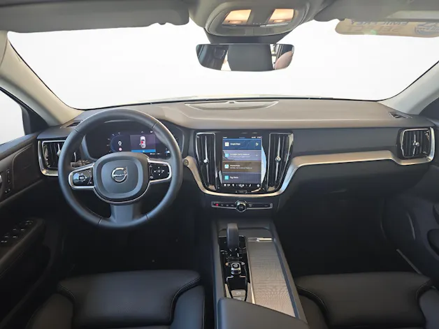 Volvo V60 2.0 B4 Plus Dark / Jetzt mit attraktivem 1.99% Leasing