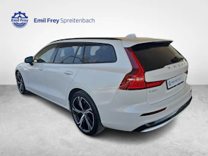 Fahrzeugbild VOLVO V60 2.0 B4 Plus Dark