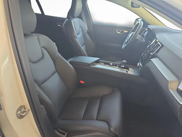 Volvo V60 2.0 B4 Plus Dark / Jetzt mit attraktivem 1.99% Leasing