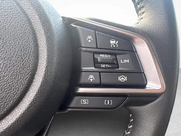 Subaru Crosstrek 2.0i e-Boxer Swiss Plus