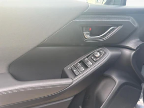 https://vehicle.imgix.net/4398935/6bcb6cd1-793c-4d4c-a09b-c3b551232243.jpg