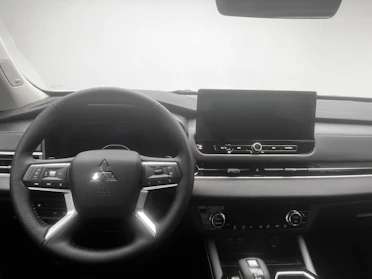 MITSUBISHI OUTLANDER 9