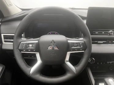 MITSUBISHI OUTLANDER 10
