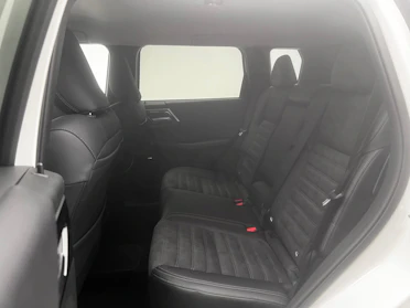 MITSUBISHI OUTLANDER 8