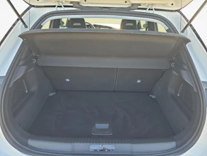 https://vehicle.imgix.net/4398939/100722a5-2e05-40a9-b6d0-20314a8f79cf.jpg