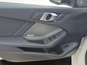 https://vehicle.imgix.net/4398947/4237b1d2-1ff5-4391-94f0-d544d5ad30eb.jpg