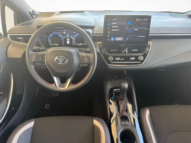 Toyota Corolla Touring Sports 2.0 HSD GR Sport / ab 3,99% Leasing bei Abschluss einer Protect Autoversicherung