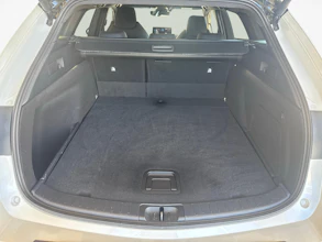 https://vehicle.imgix.net/4398951/a4e6f68b-86a2-4be8-8c7d-6d8f3b7f2588.jpg