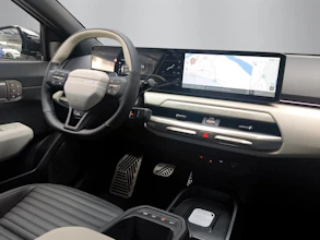 https://vehicle.imgix.net/4398969/b5cf0253-e54e-405c-aa88-db951955ffd3.jpg