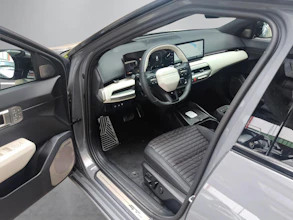 https://vehicle.imgix.net/4398972/894f3ac7-483b-423c-8b16-a1dc69a088dd.jpg