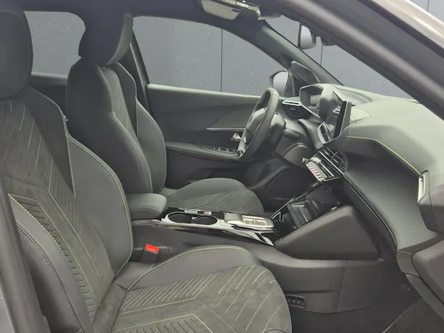 Peugeot 2008 1.2 Hybrid 145 GT Exclusive