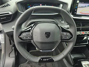 PEUGEOT 2008 1.2 Hybrid 145 GT Exclusive