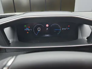 PEUGEOT 2008 1.2 Hybrid 145 GT Exclusive