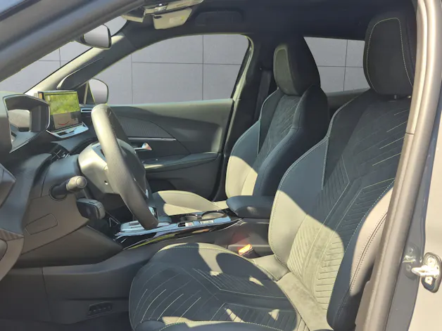 PEUGEOT 2008 1.2 Hybrid 145 GT Exclusive
