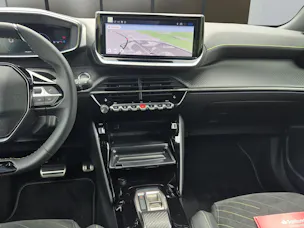 PEUGEOT 2008 1.2 Hybrid 145 GT Exclusive