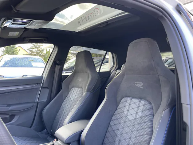 VW Golf VIII 2.0 TSI R-Line DSG 4motion