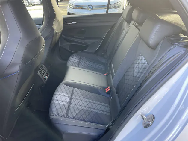VW Golf VIII 2.0 TSI R-Line DSG 4motion