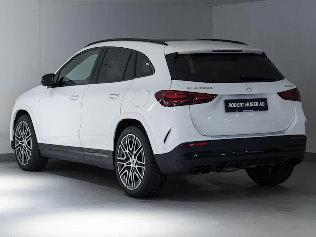 Mercedes-Benz GLA 220 d 4MATIC "Swiss Star"