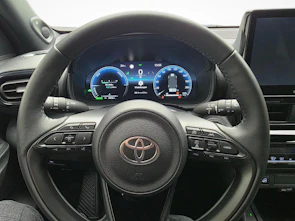 Fahrzeugbild TOYOTA Yaris Cross 1.5 VVT-i HSD Premium AWD-i