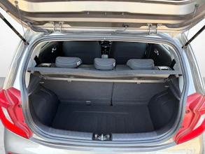 https://vehicle.imgix.net/4399076/9d92f025-efe9-47a9-85e4-06143e8dd7a7.jpg