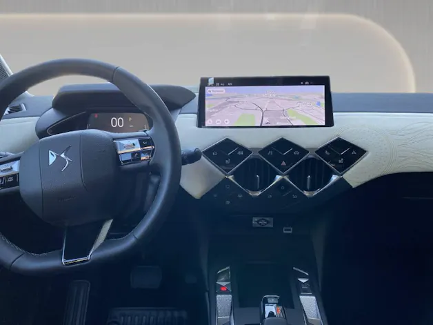 DS Automobiles 3 Crossback 1.2 Hybrid Jules consignation Hotz