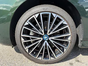 BMW 🆕230e xDrive Active Tourer M Sport (CH) ⛽ + 🔌