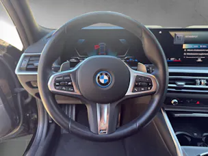 BMW 330e xDrive Touring