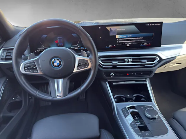 BMW 330e xDrive Touring