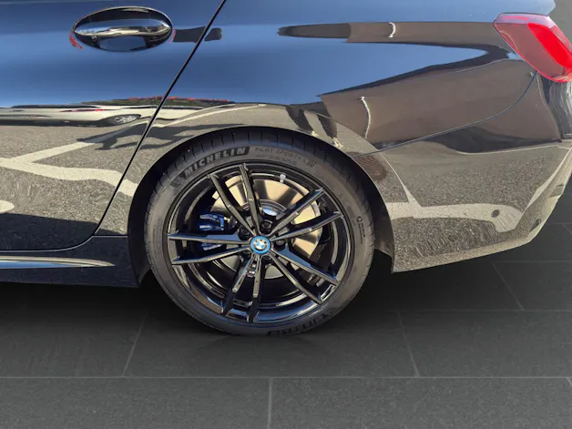 BMW 330e xDrive Touring