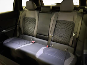 https://vehicle.imgix.net/4399275/4ee3e4eb-967c-4d27-9c47-342e5ef02727.jpg