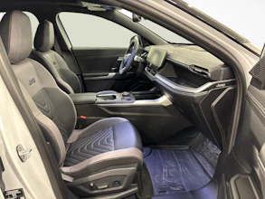https://vehicle.imgix.net/4399275/cf443d68-b18c-4147-ad24-3a199b23ac25.jpg
