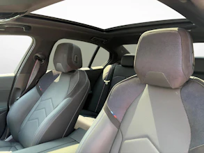 https://vehicle.imgix.net/4399276/2d3c3ede-88c9-47c1-9d3c-a26bd79a2bb2.jpg