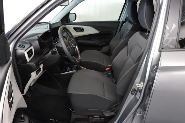 Suzuki Swift 1.2 Sakura Top Hybrid 4x4