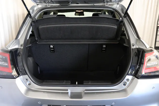 Suzuki Swift 1.2 Sakura Top Hybrid 4x4