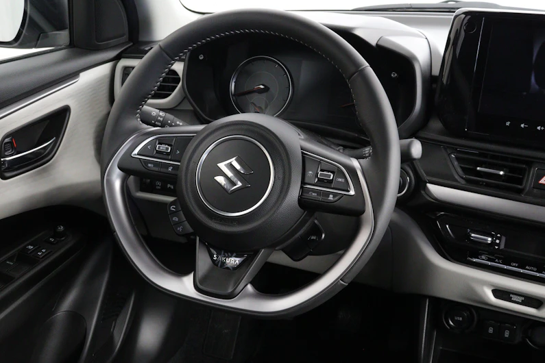 Fahrzeugbild SUZUKI SWIFT